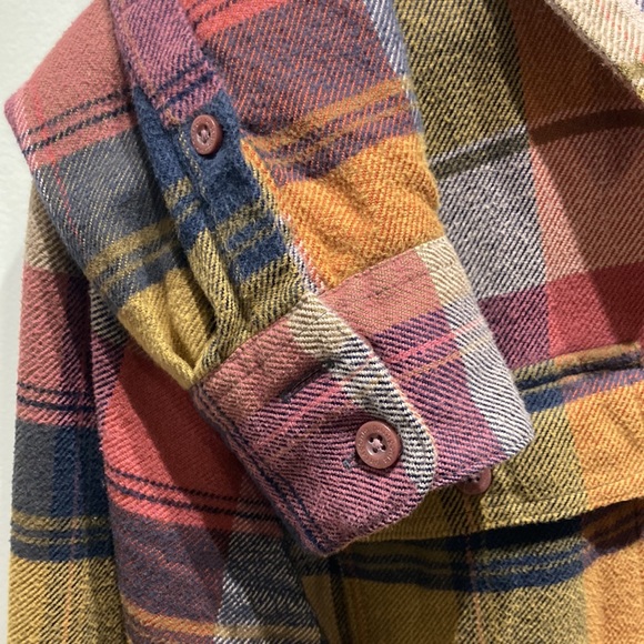 Granola Girl Gifting: Patagonia Fjord Flannel - Picture 6 of 7